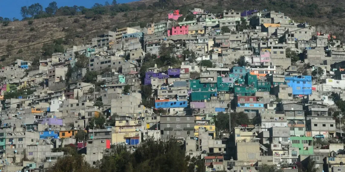 Hacinamiento-en-México-1140x570