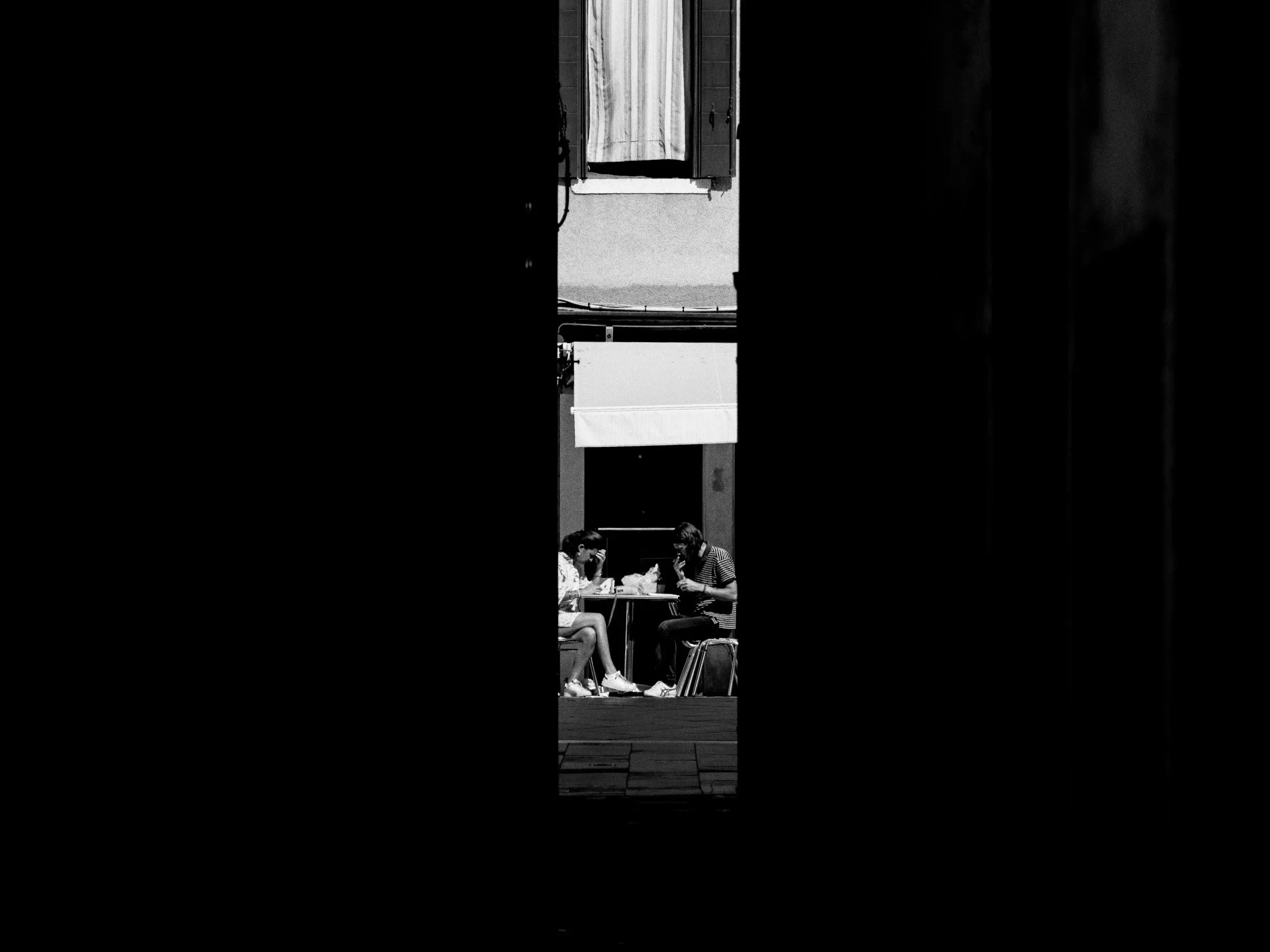 claudio-schwarz-V4jRBfR8kak-unsplash